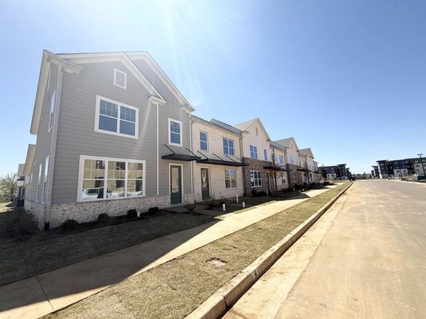 3054 PORTAGE DR, Bartlett, TN 38135