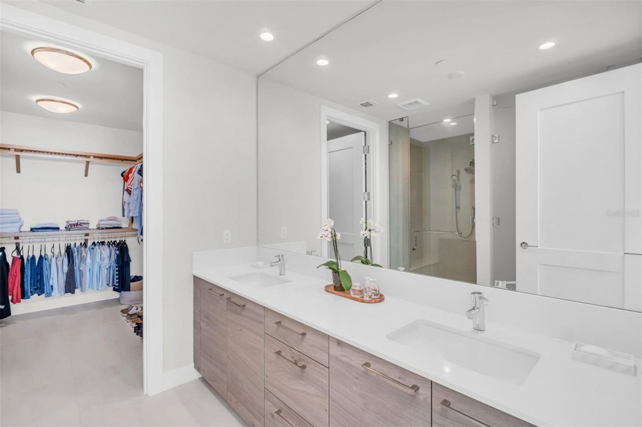 301 1st Street S, Unit 2105, Saint Petersburg, FL 33701 Photo