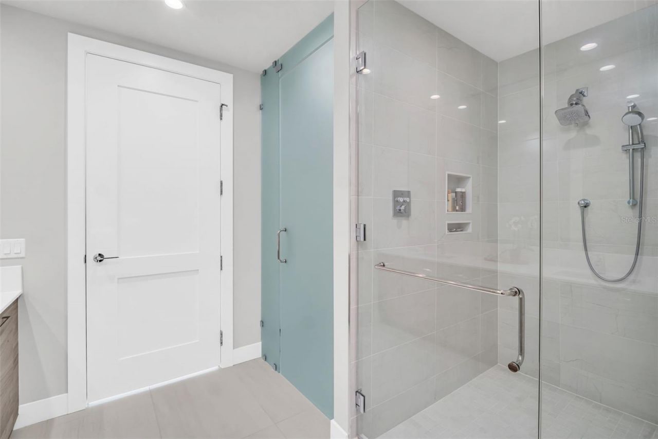 301 1st Street S, Unit 2105, Saint Petersburg, FL 33701 Photo