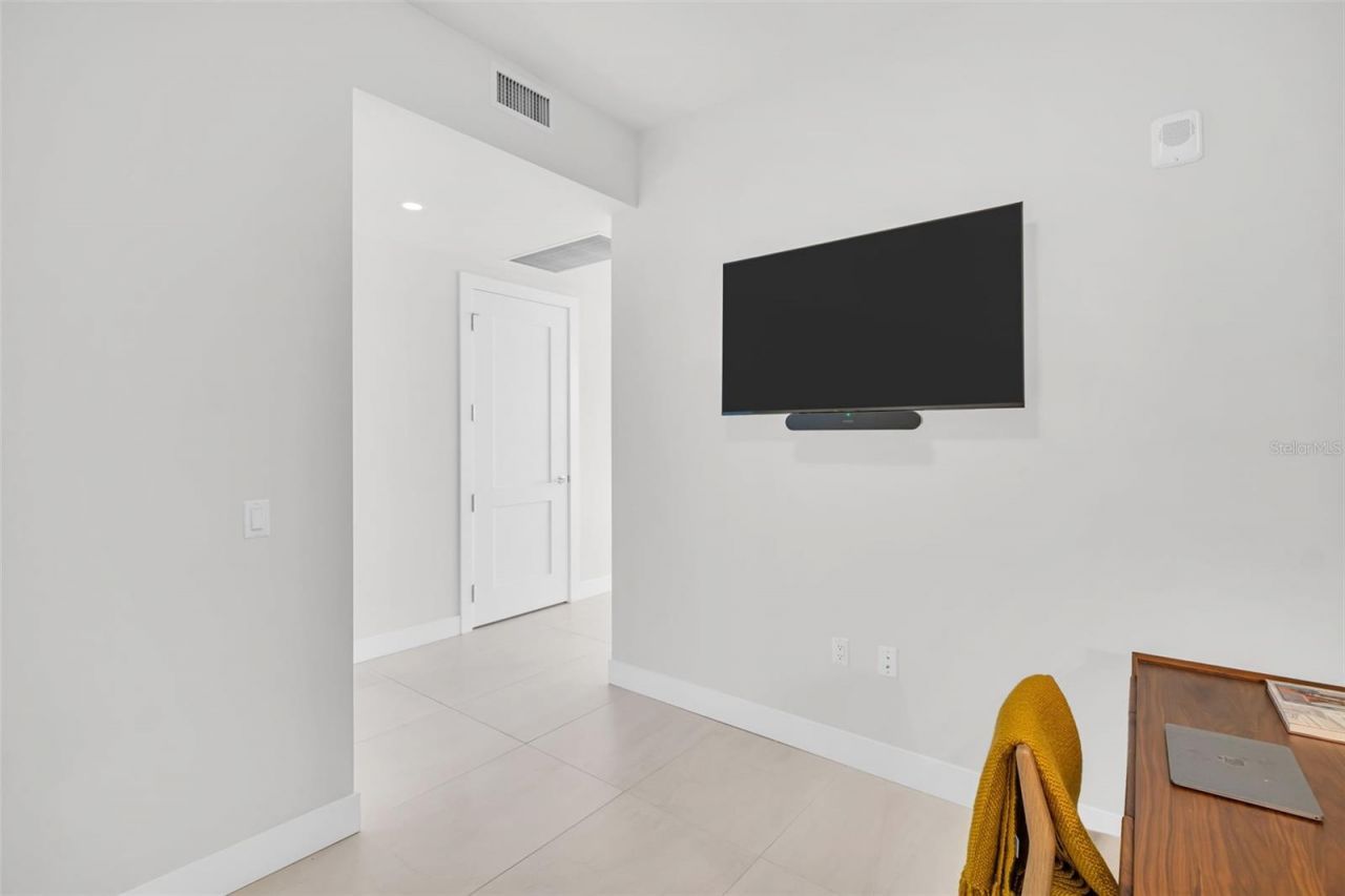 301 1st Street S, Unit 2105, Saint Petersburg, FL 33701 Photo