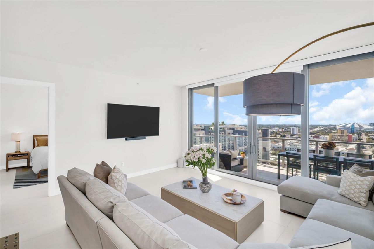 301 1st Street S, Unit 2105, Saint Petersburg, FL 33701 Photo