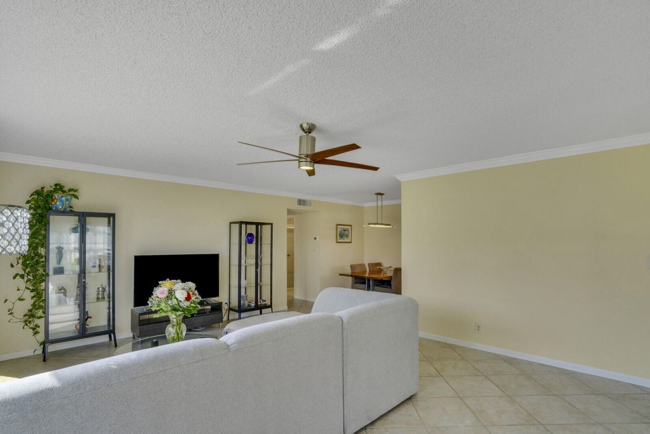 202 High Point Terrace W, Unit A, Delray Beach, FL 33445 Photo