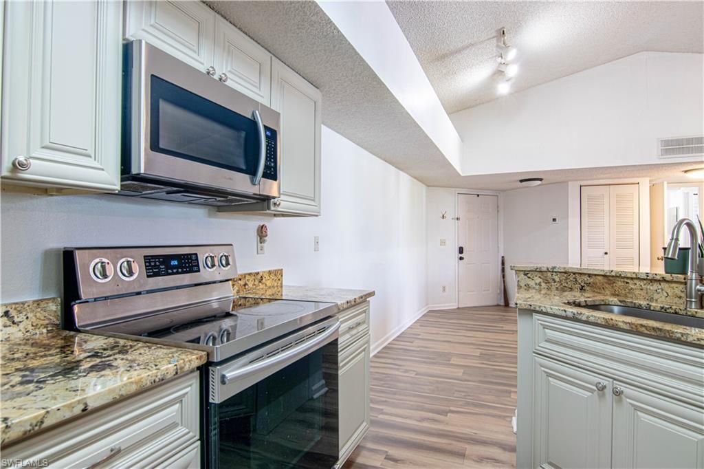 13615 Eagle Ridge Dr, Unit 1633, Fort Myers, FL 33912 Photo