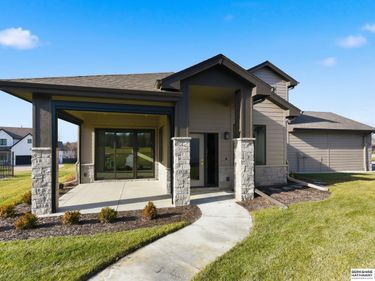2302 S 176th Court, Omaha, NE 68130