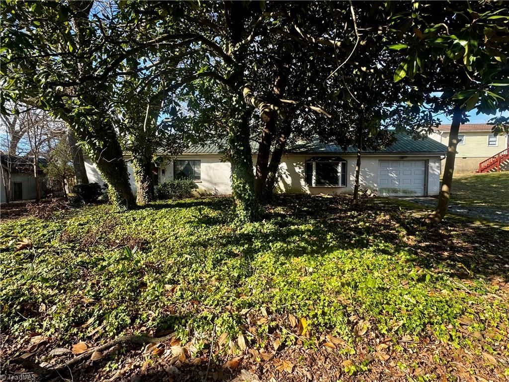 208 Wagstaff Street, Thomasville, NC 27360 Main Photo