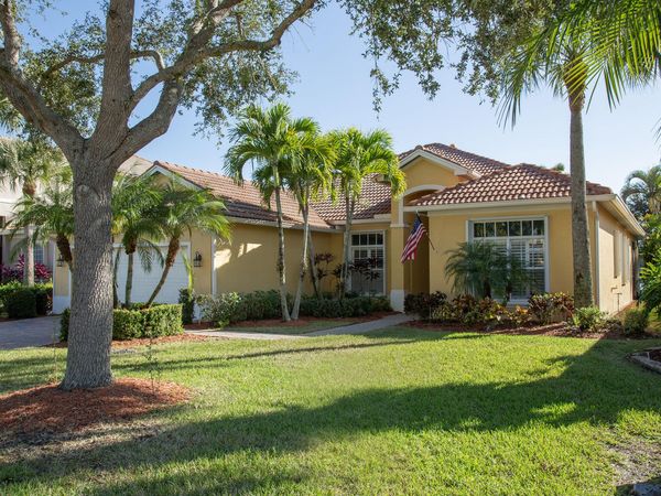 385 NW Sheffield Circle, Port St. Lucie, FL 34983