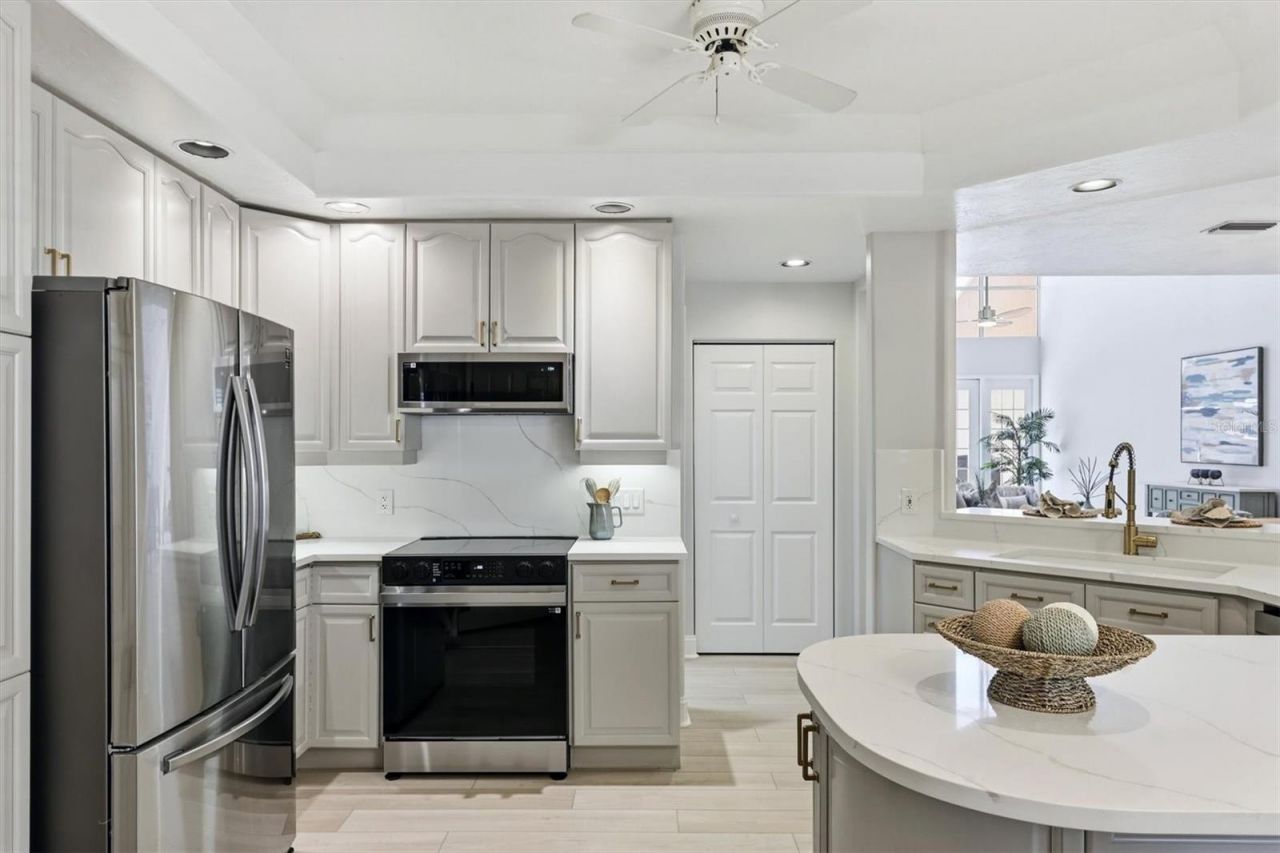 1703 Starling Drive, Unit 1703, Sarasota, FL 34231 Photo