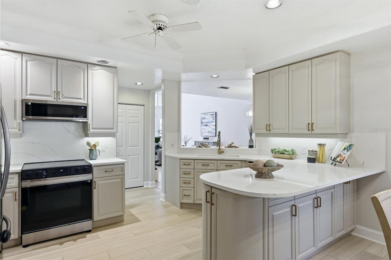 1703 Starling Drive, Unit 1703, Sarasota, FL 34231 Photo