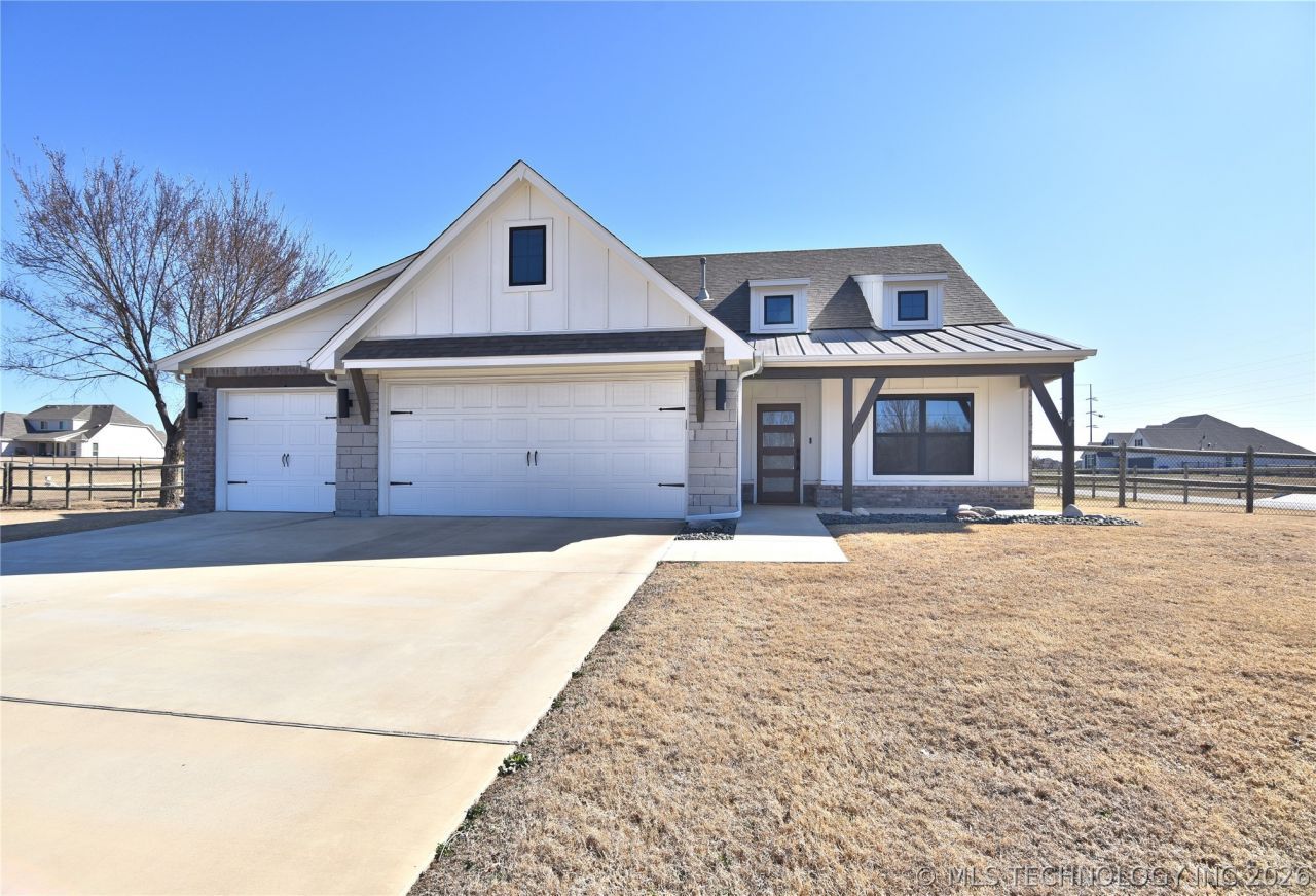 8901 N 63rd Avenue E, Owasso, OK 74055 Main Photo