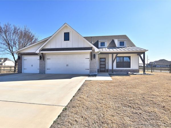 8901 N 63rd Avenue E, Owasso, OK 74055