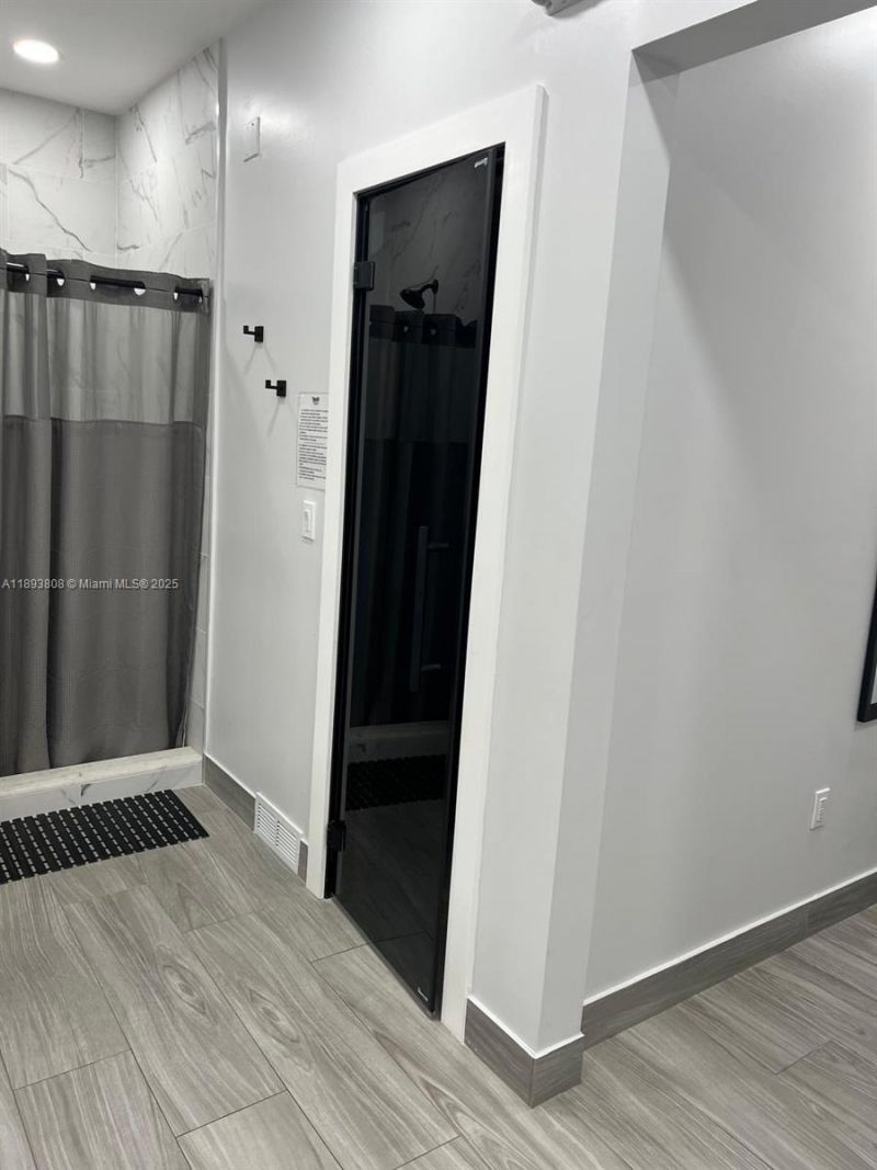 17021 N Bay Rd, Unit 123, Sunny Isles Beach, FL 33160 Photo