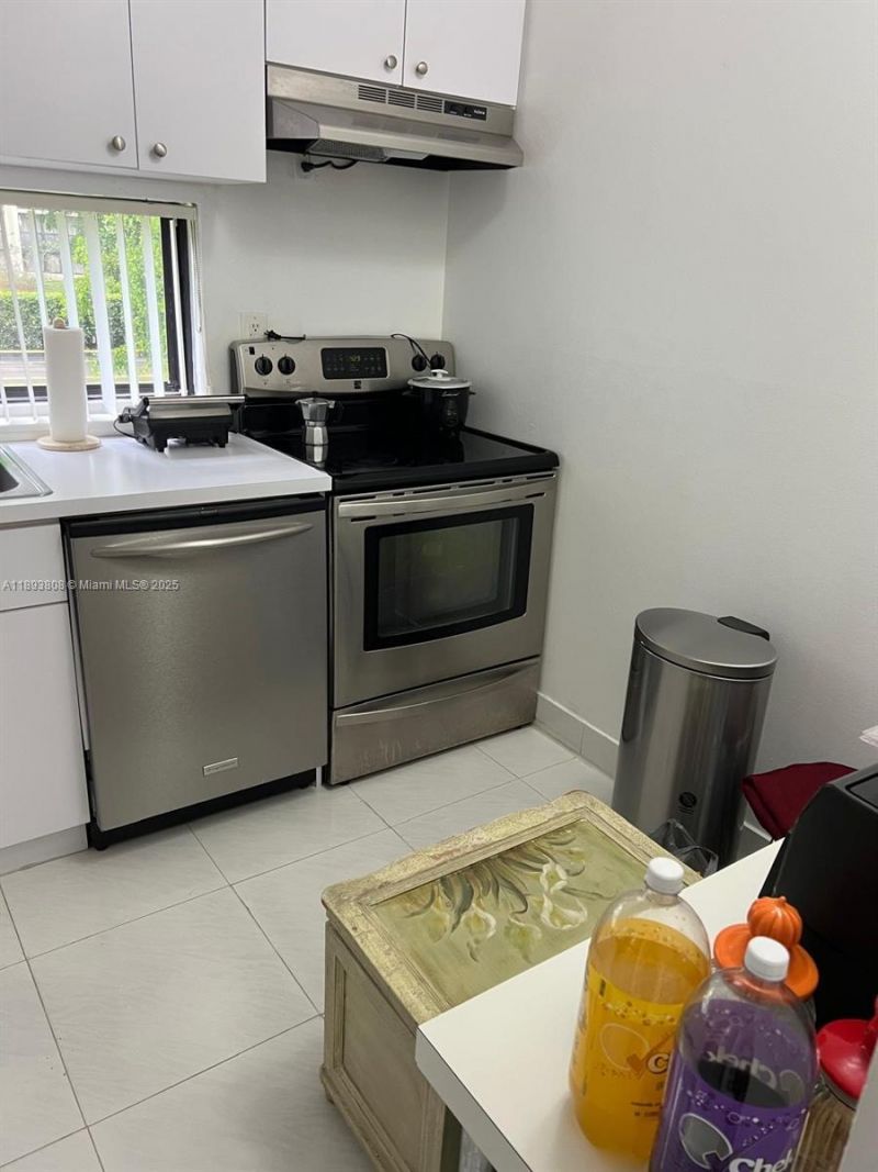 17021 N Bay Rd, Unit 123, Sunny Isles Beach, FL 33160 Photo