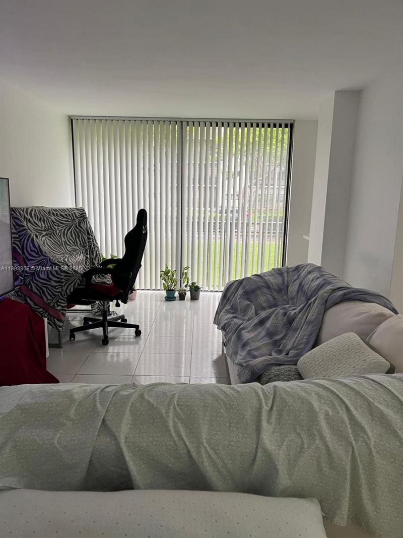 17021 N Bay Rd, Unit 123, Sunny Isles Beach, FL 33160 Photo