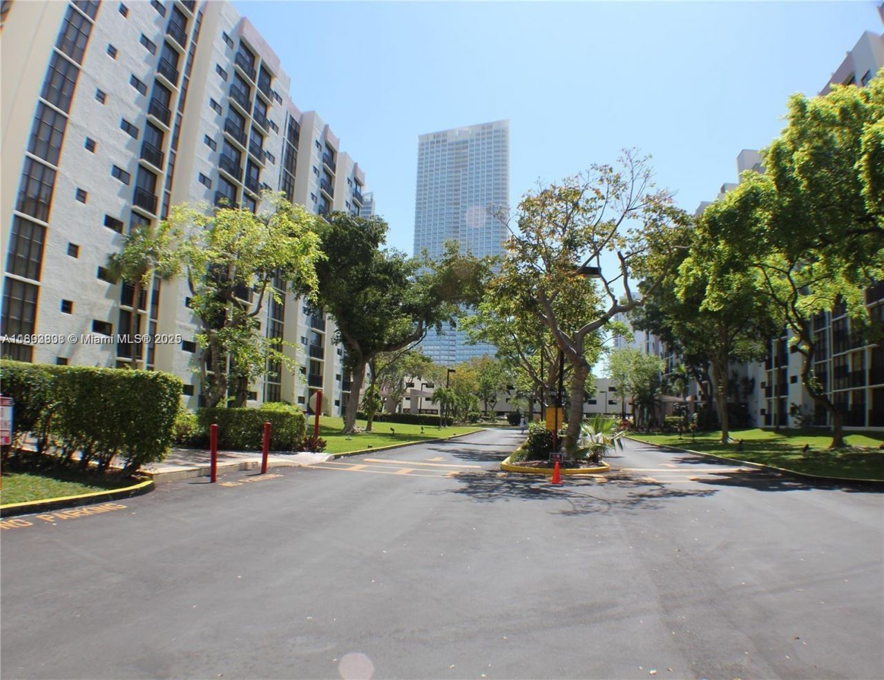 17021 N Bay Rd, Unit 123, Sunny Isles Beach, FL 33160 Photo