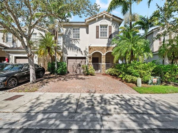 22424 SW 89th Path, Cutler Bay, FL 33190