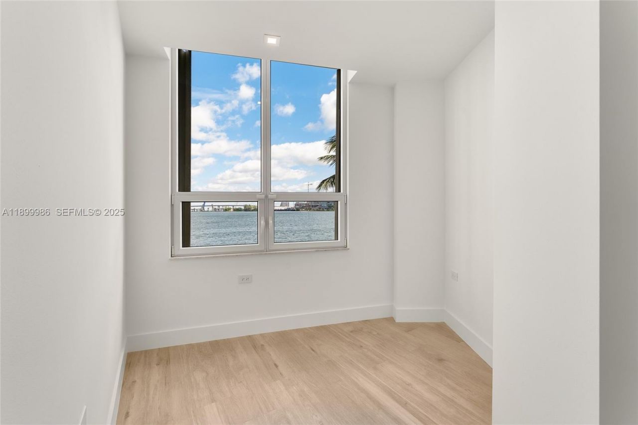 848 Brickell Key Dr, Unit 204, Miami, FL 33131 Photo