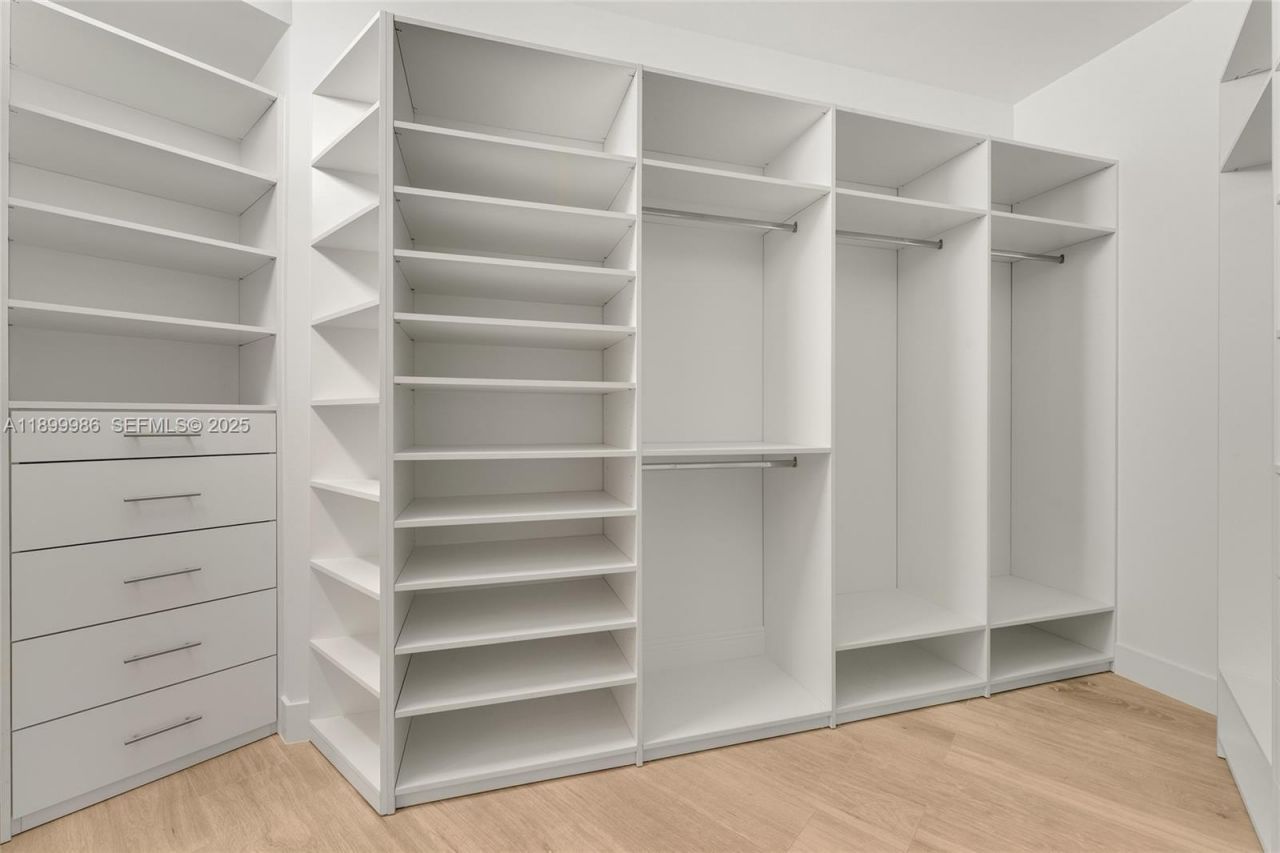 848 Brickell Key Dr, Unit 204, Miami, FL 33131 Photo