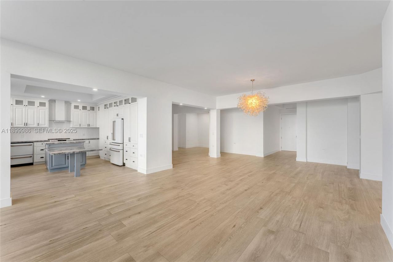 848 Brickell Key Dr, Unit 204, Miami, FL 33131 Photo