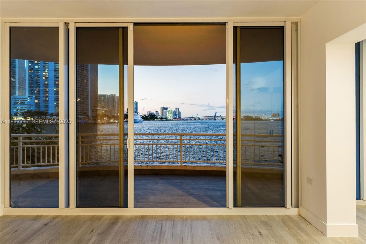 848 Brickell Key Dr, Unit 204, Miami, FL 33131 Photo