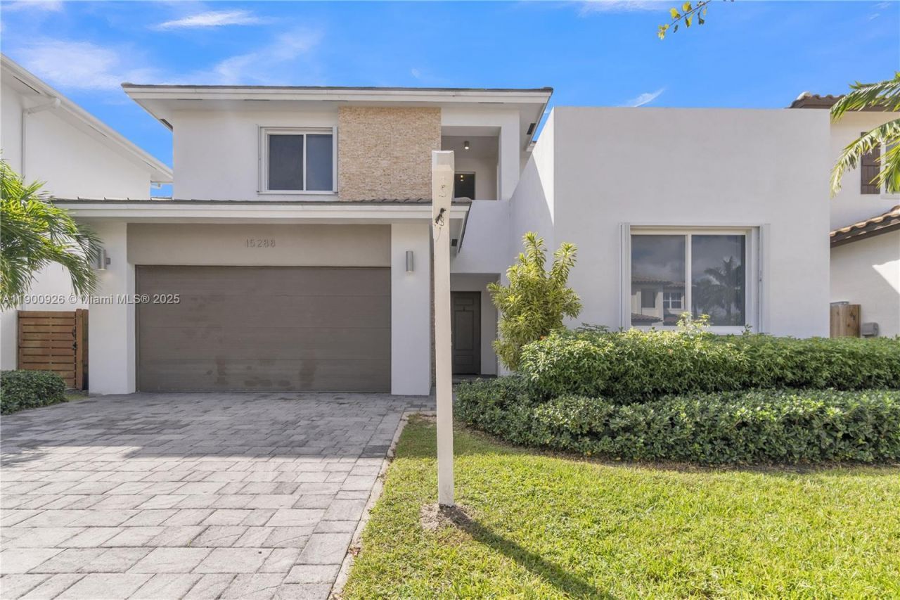 15288 SW 176th Ter, Miami, FL 33187 Photo