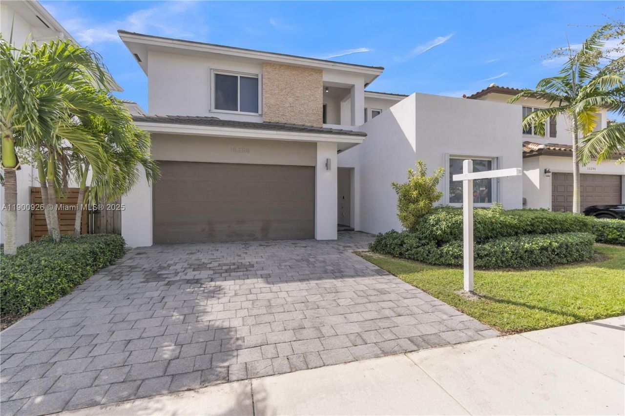 15288 SW 176th Ter, Miami, FL 33187 Photo