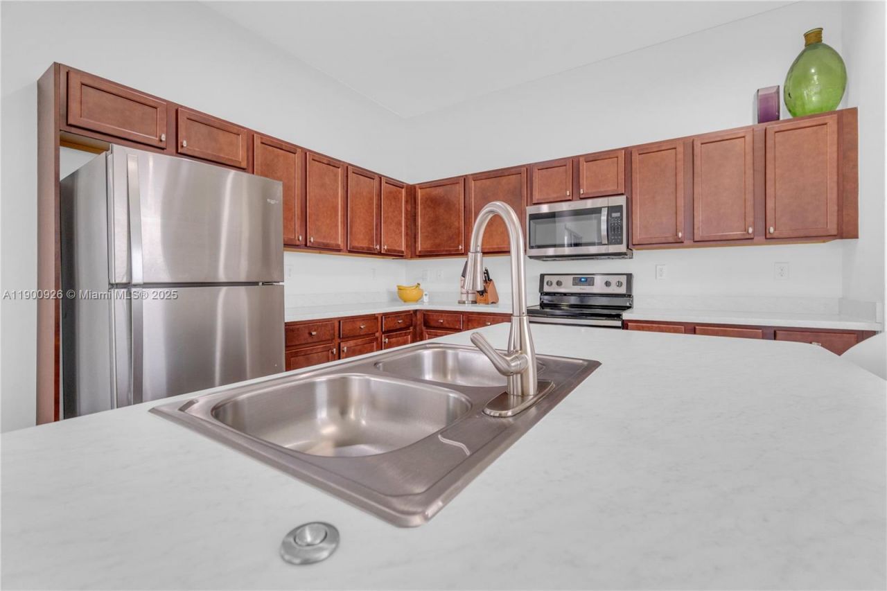 15288 SW 176th Ter, Miami, FL 33187 Photo