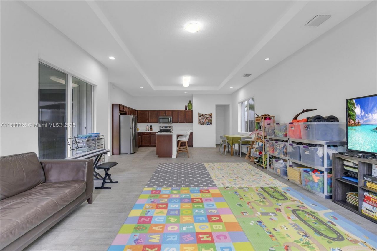 15288 SW 176th Ter, Miami, FL 33187 Photo