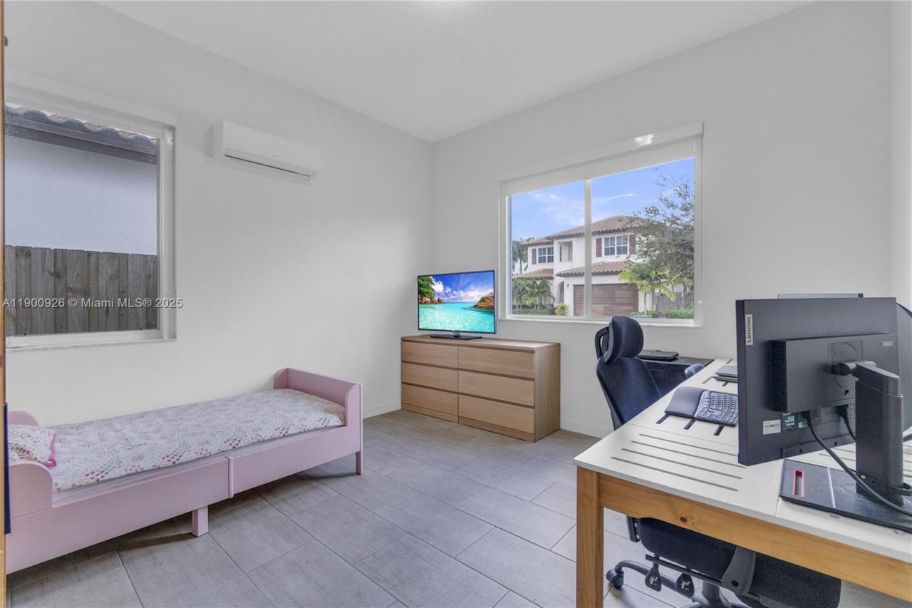 15288 SW 176th Ter, Miami, FL 33187 Photo