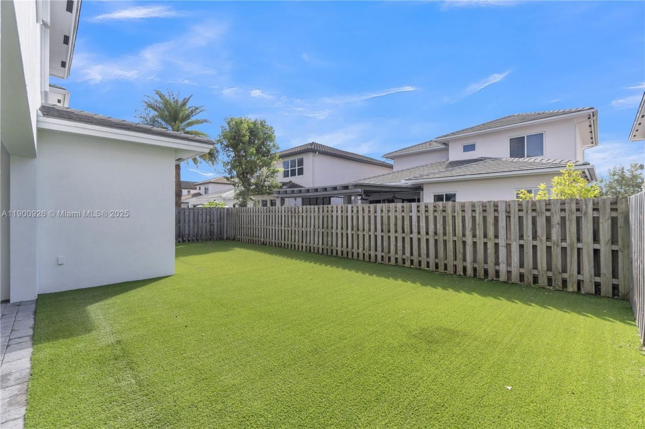 15288 SW 176th Ter, Miami, FL 33187 Photo