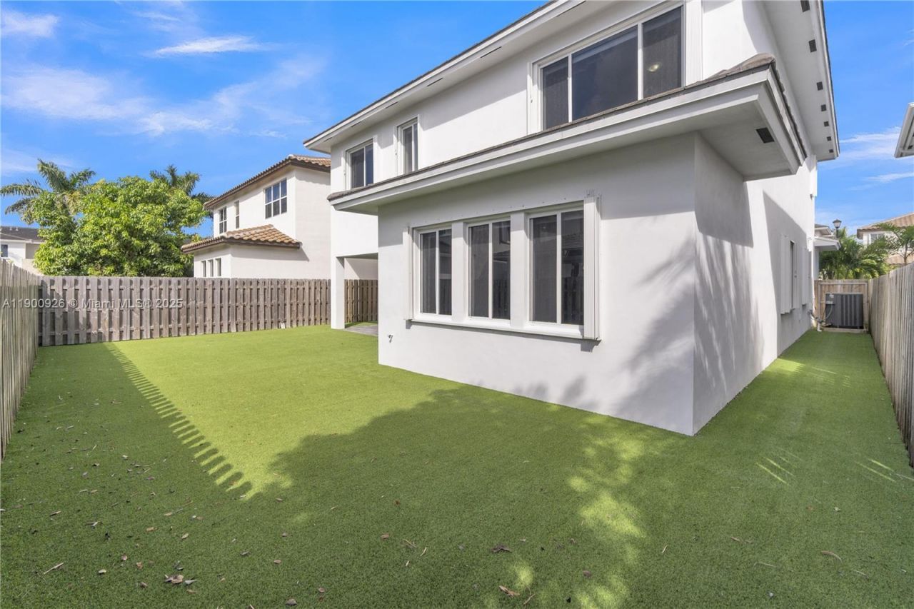 15288 SW 176th Ter, Miami, FL 33187 Photo