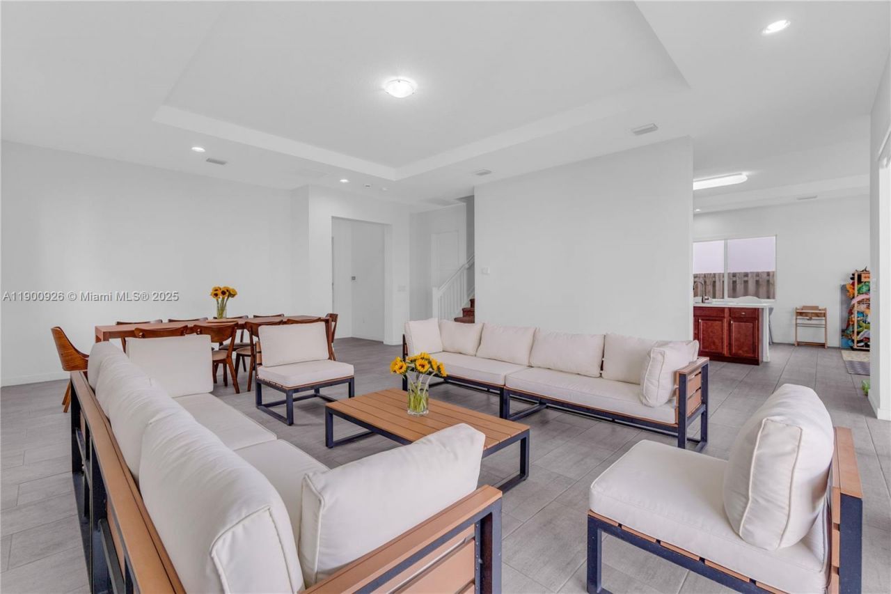 15288 SW 176th Ter, Miami, FL 33187 Photo