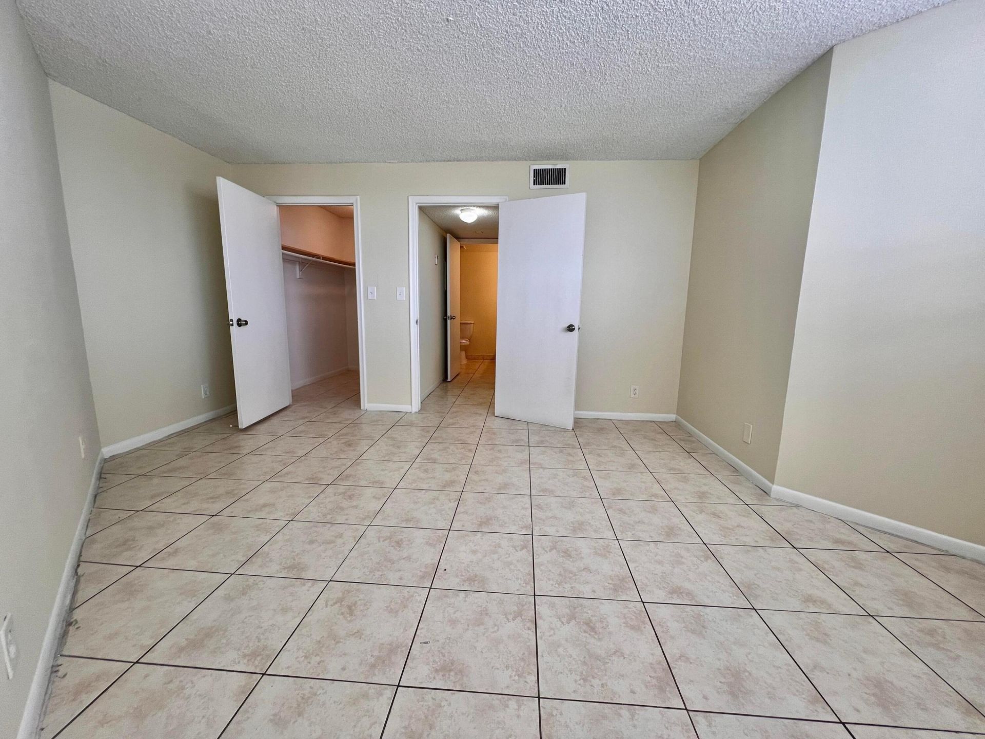 1820 N Congress Avenue, Unit 410, West Palm Beach, FL 33401 Photo