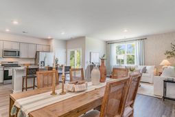 104 Horatio Lane photo 4