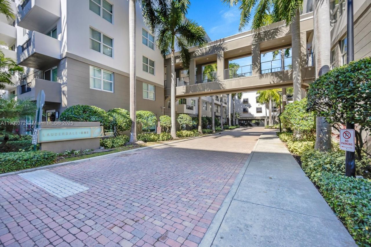 2421 NE 65th St, Unit 211, Fort Lauderdale, FL 33308 Photo