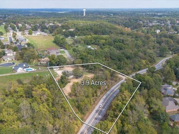 101 Oakhurst Street, Bentonville, AR 72712