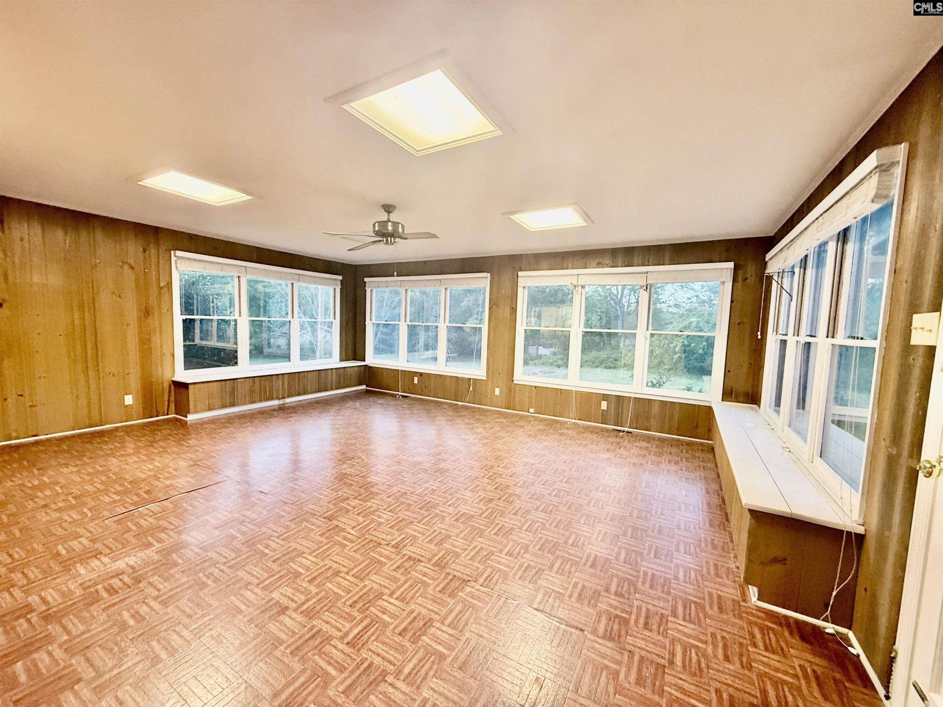 115 Chester Avenue Photo 12