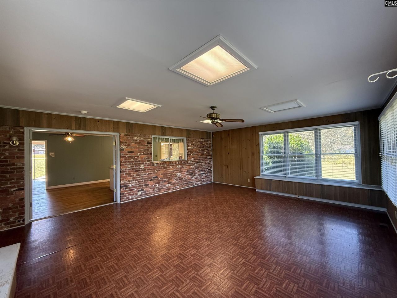 115 Chester Avenue Photo 13