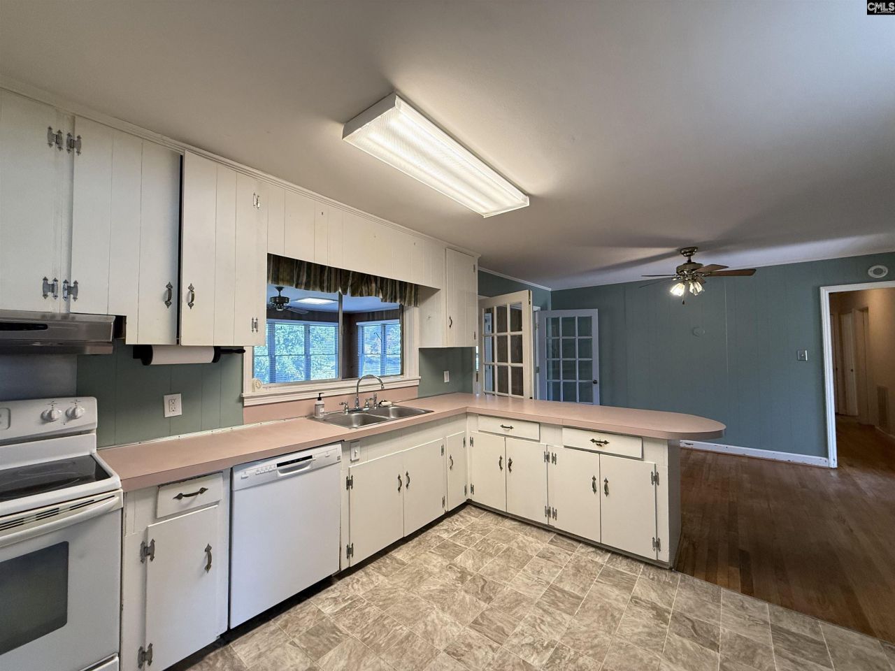 115 Chester Avenue Photo 14