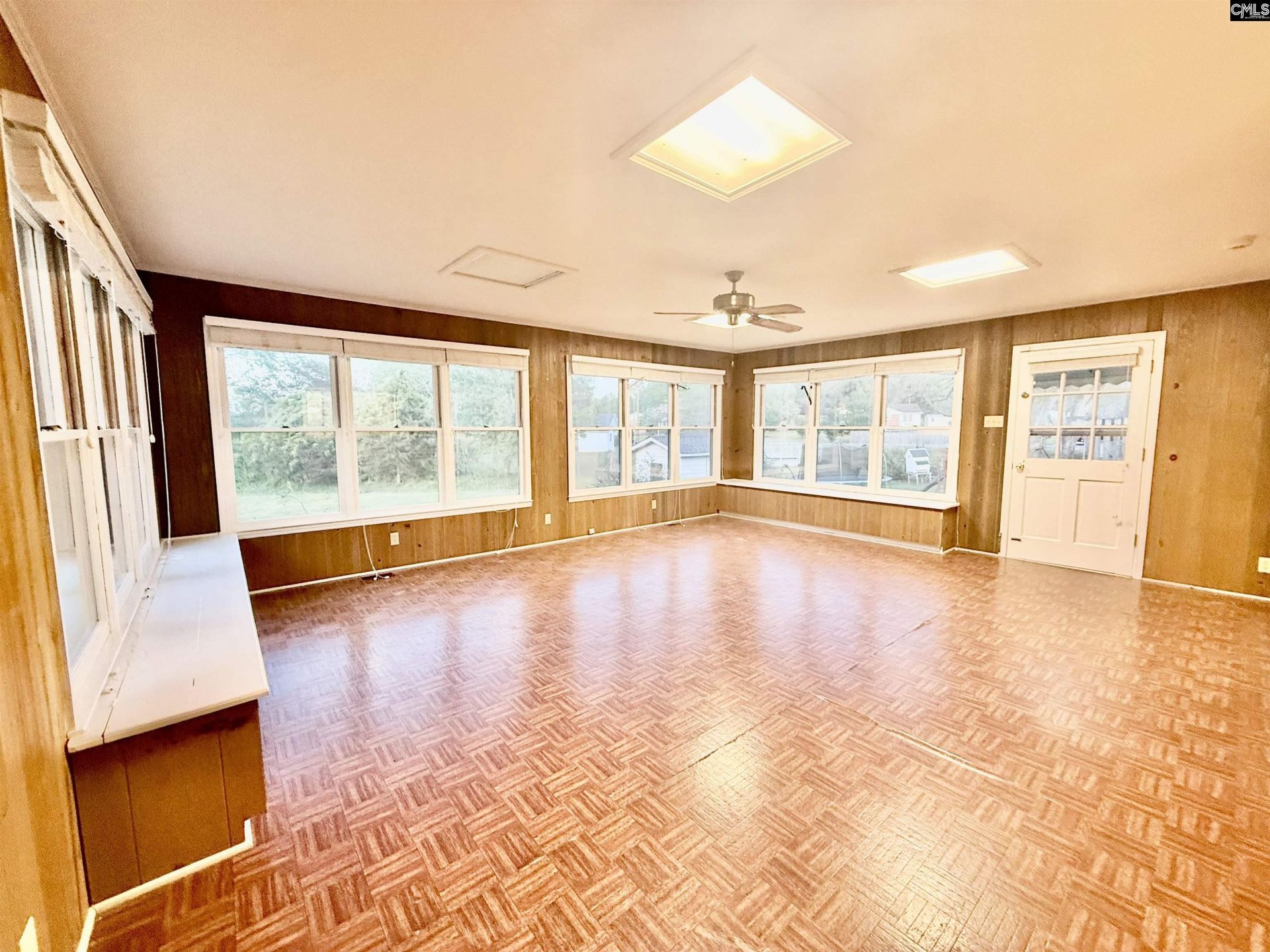 115 Chester Avenue Photo 14