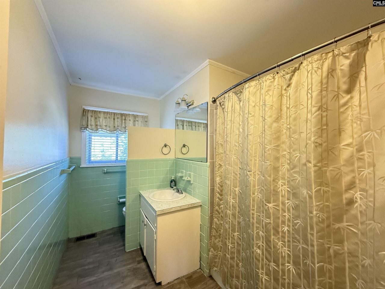 115 Chester Avenue Photo 25