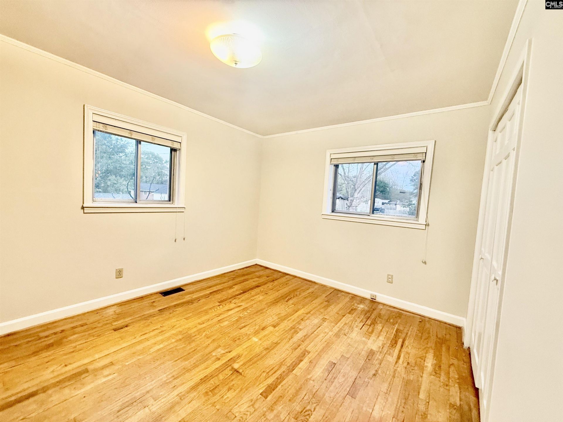 115 Chester Avenue Photo 25