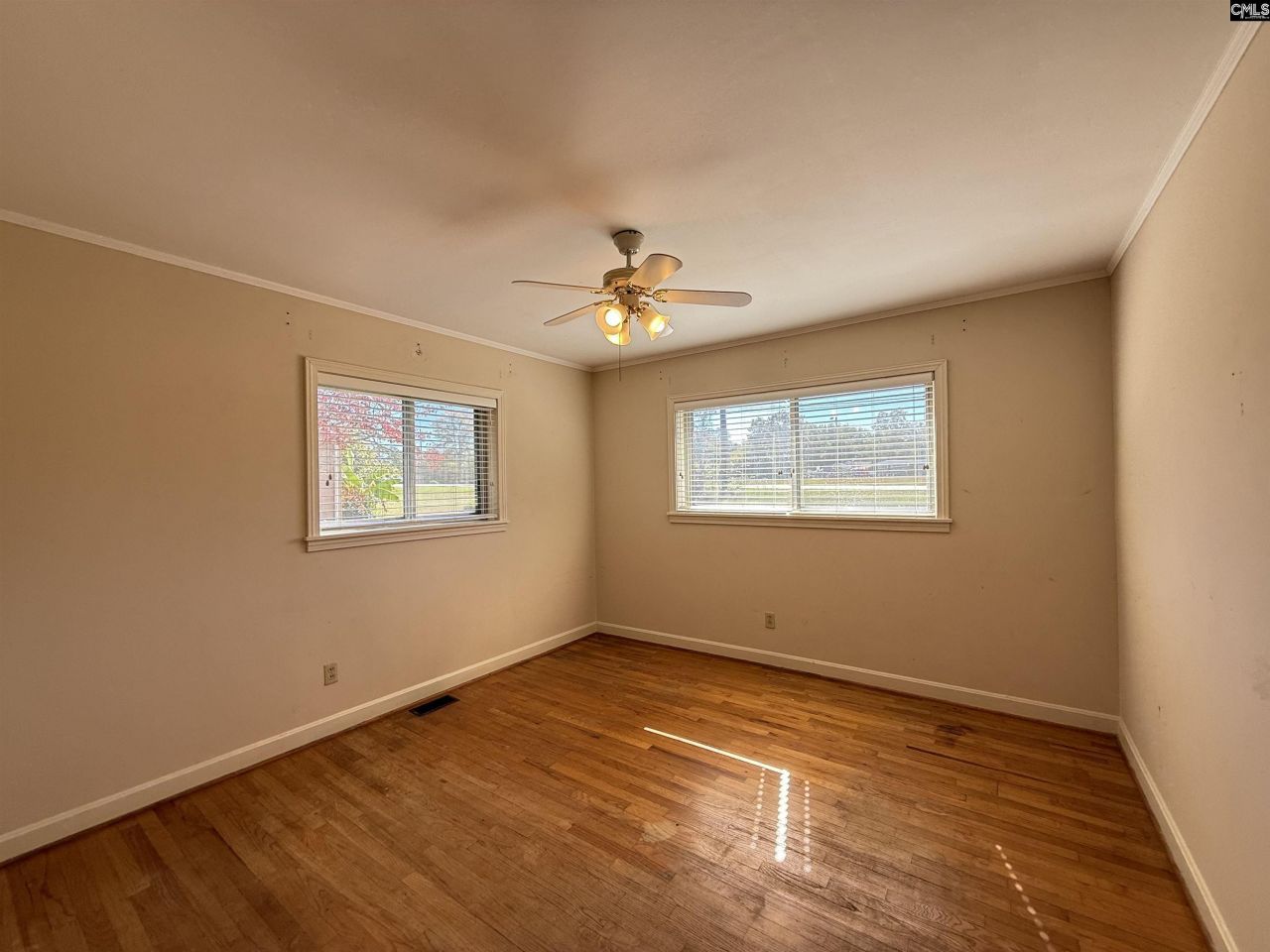 115 Chester Avenue Photo 28