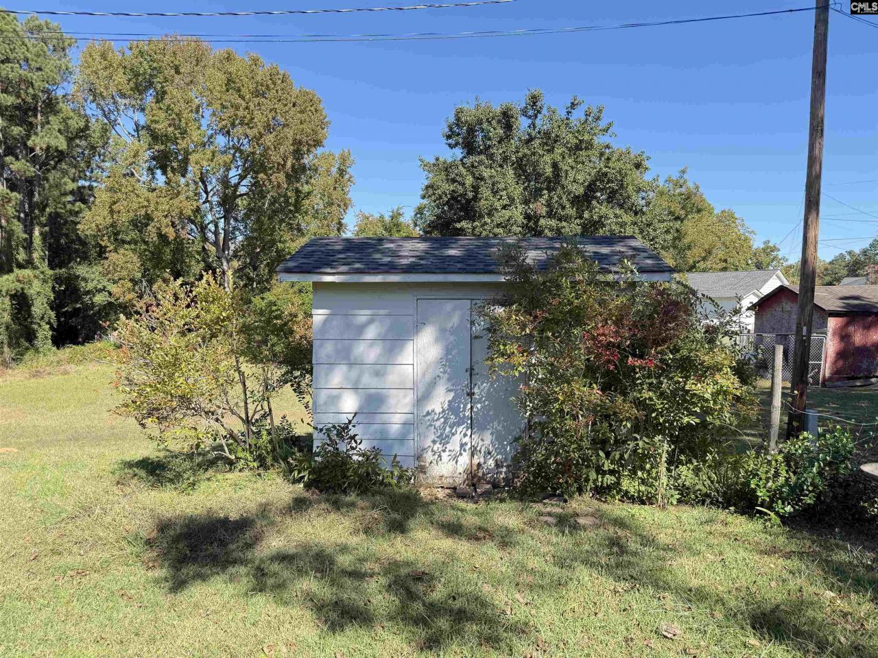 115 Chester Avenue Photo 8