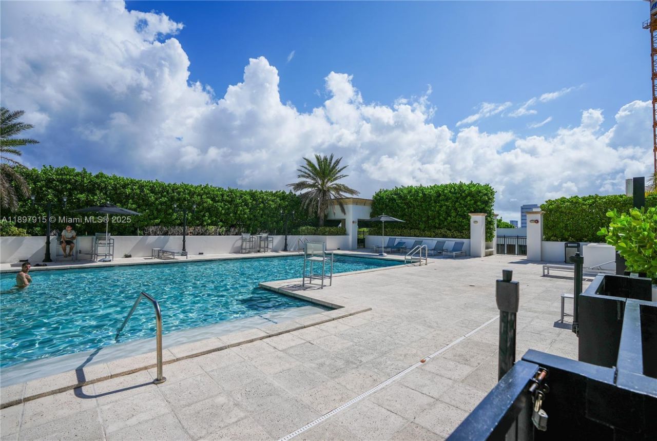 4100 Salzedo St, Unit 916, Coral Gables, FL 33146 Photo