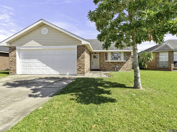 2414 N Sugar Ridge Rd, Laplace, LA 70068