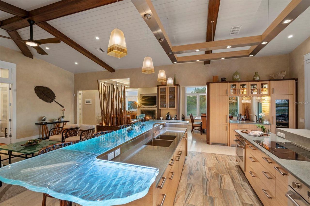 242 Oak Avenue, Anna Maria, FL 34216 Photo