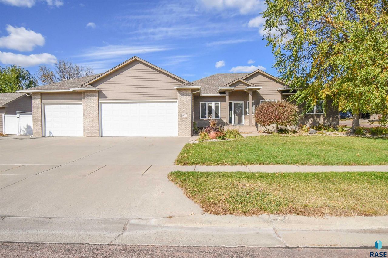 5012 E Tiger Lilly Dr Sioux Falls, SD 57110