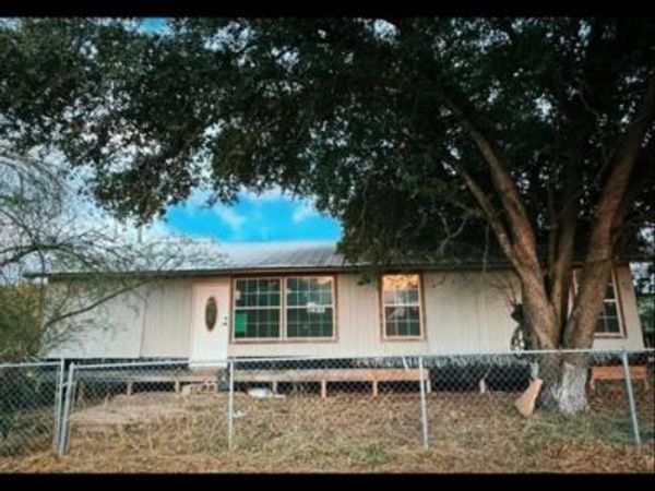 308 NE Copp Street, Cotulla, TX 78014