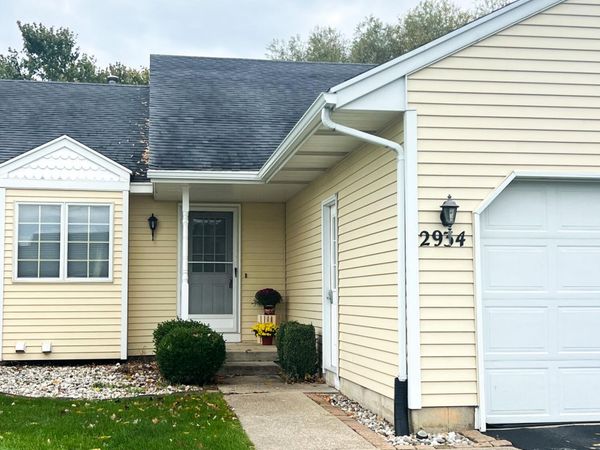 2934 Parkside Drive, Unit 54, Jenison, MI 49428