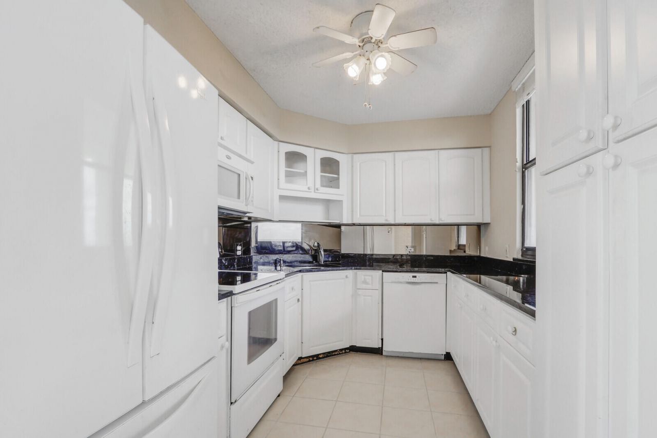 132 Lakeshore Drive, Unit 1117, North Palm Beach, FL 33408 Photo